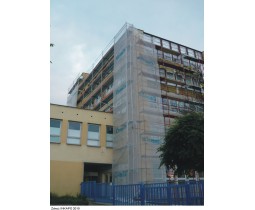 Pohled na budovu v průběhu provádění doporučených opatření.